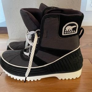 Sorel black and white fabric boots - 8.5 - Brand New